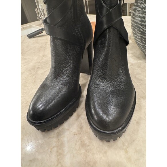 Vince Camuto Elisen Buckle Lug Sole Booties in black  10 Excellent like new - Picture 15 of 16